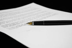 Czy autentyczność podpisu zawsze świadczy, że dokument nie został podrobiony? - zdjęcie